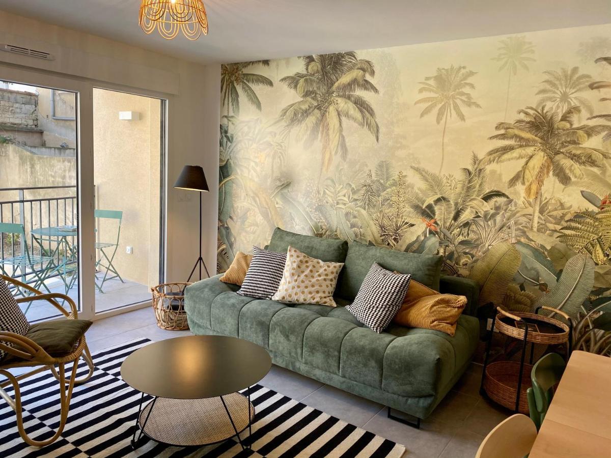 Apartment Jungle Montpeul: Urban Oasis With Fiber Wi-fi And Loggia